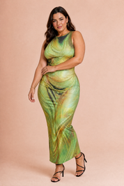 Robe verte imprimée sans manches | Porté sur une silhouette plus ronde | Lounelle Paris