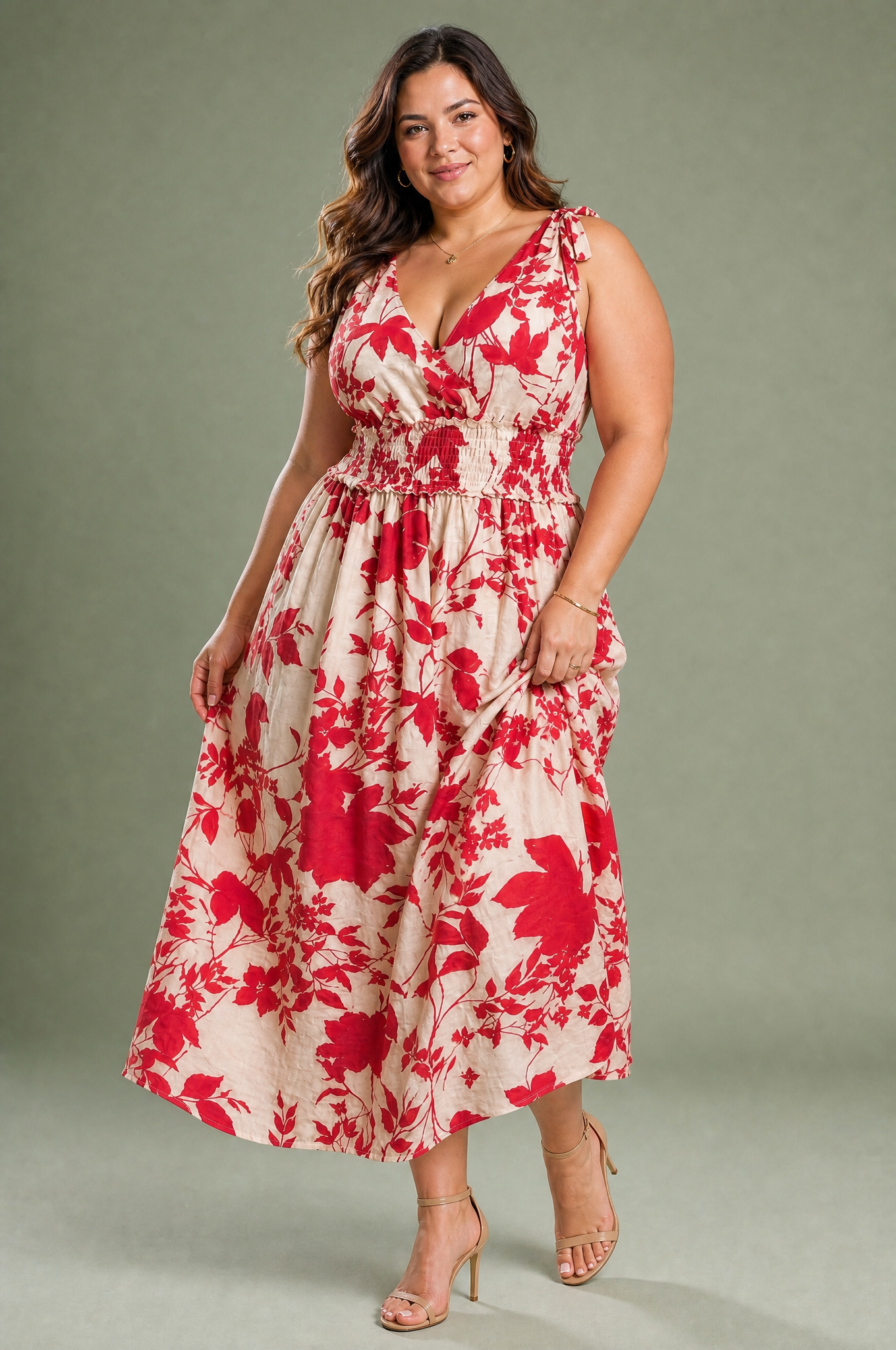 Robe midi rouge fleurie dos nu | Porté sur une silhouette plus ronde | Lounelle Paris