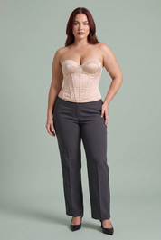 Bustier corset décolleté cœur laçage dos | Porté sur une silhouette plus ronde | Lounelle Paris