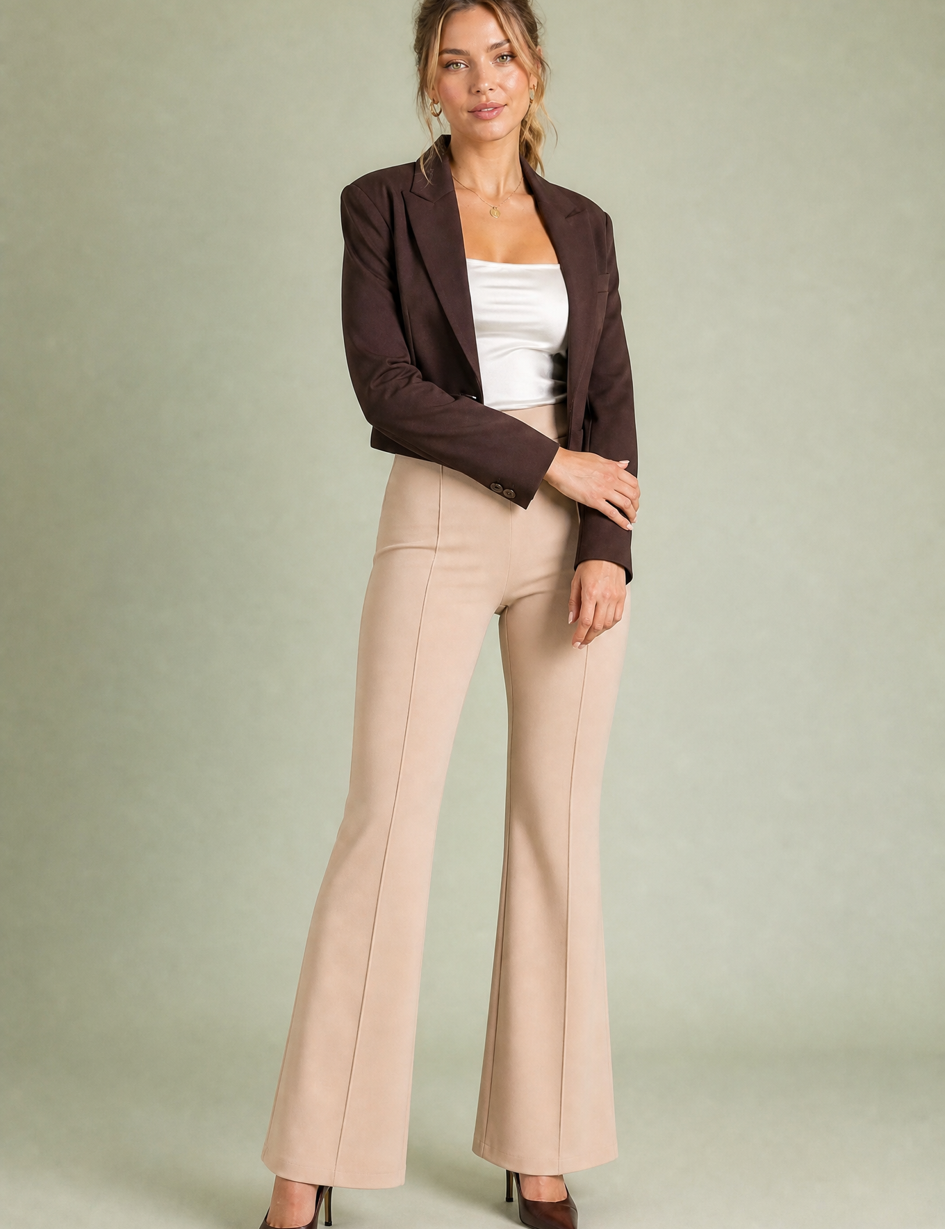 Pantalon taille haute micro-évasé | Variante Beige | Lounelle Paris