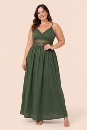 Robe longue vert foncé dos smocké | Porté sur une silhouette plus ronde | Lounelle Paris