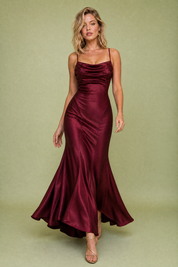 Robe longue bordeaux dos lacé | Vue en mouvement | Lounelle Paris