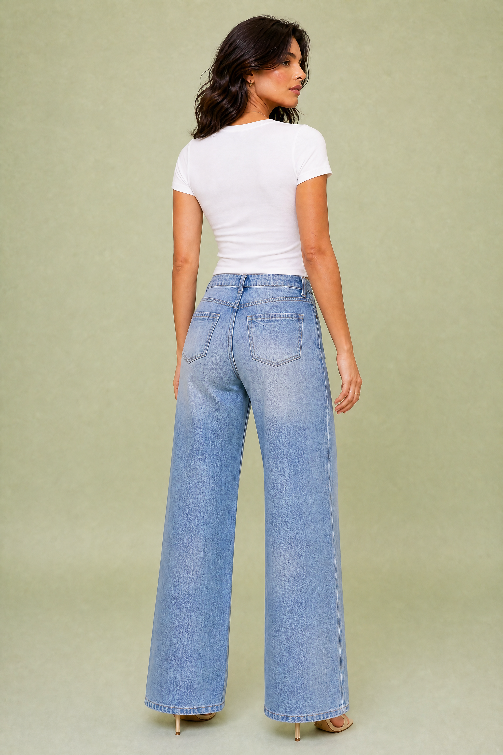 Jean large bleu clair taille mi-haute | Vue de dos | Lounelle Paris