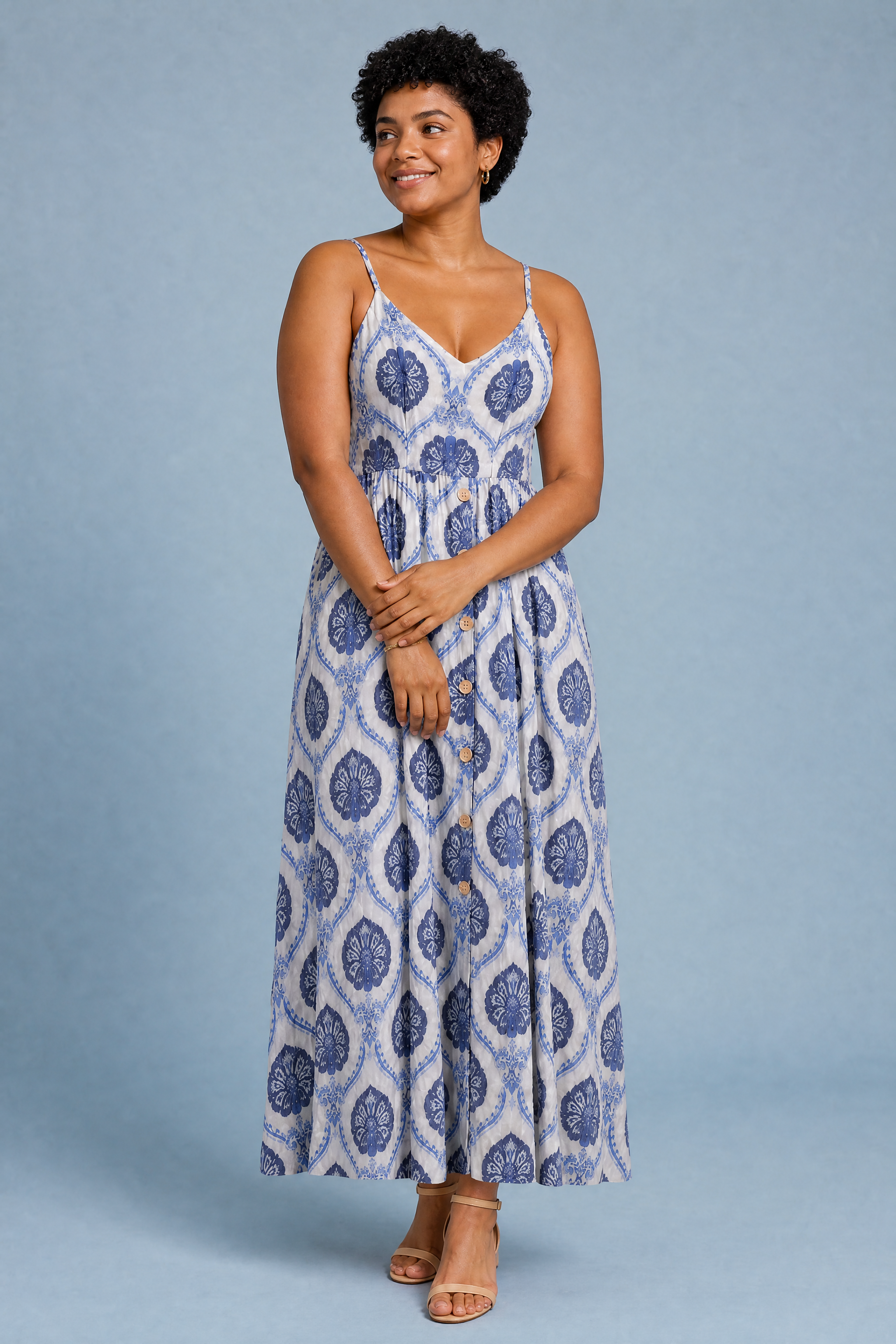 Robe longue blanche fines bretelles | Porté sur une autre silhouette | Lounelle Paris