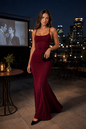 Robe longue moulante à fines bretelles | Variante Bordeaux - Lifestyle | Lounelle Paris