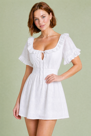 Robe blanche brodée dos ajouré | Vue rapprochée | Lounelle Paris