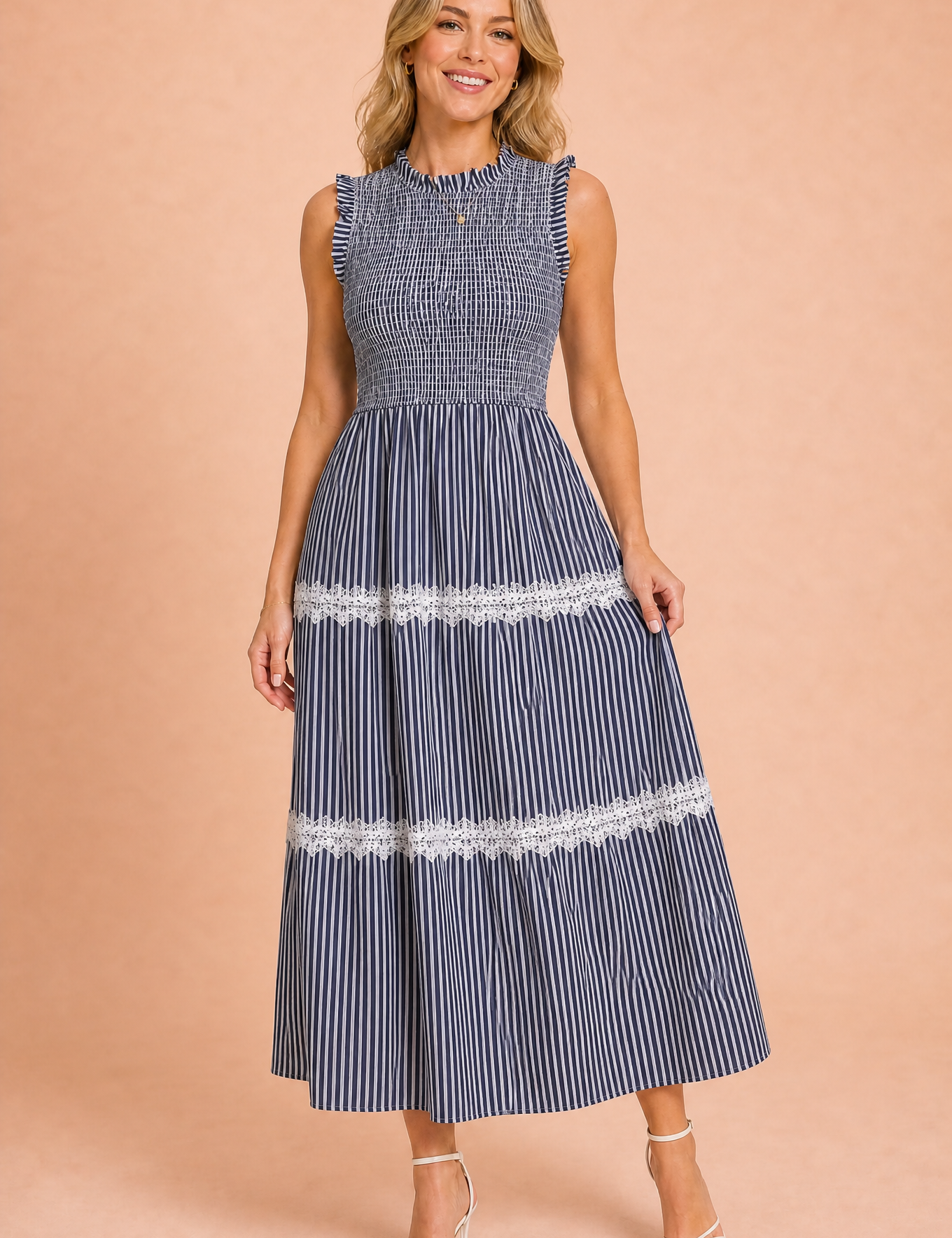 Robe longue rayée smockée | Variante Bleu marine | Lounelle Paris