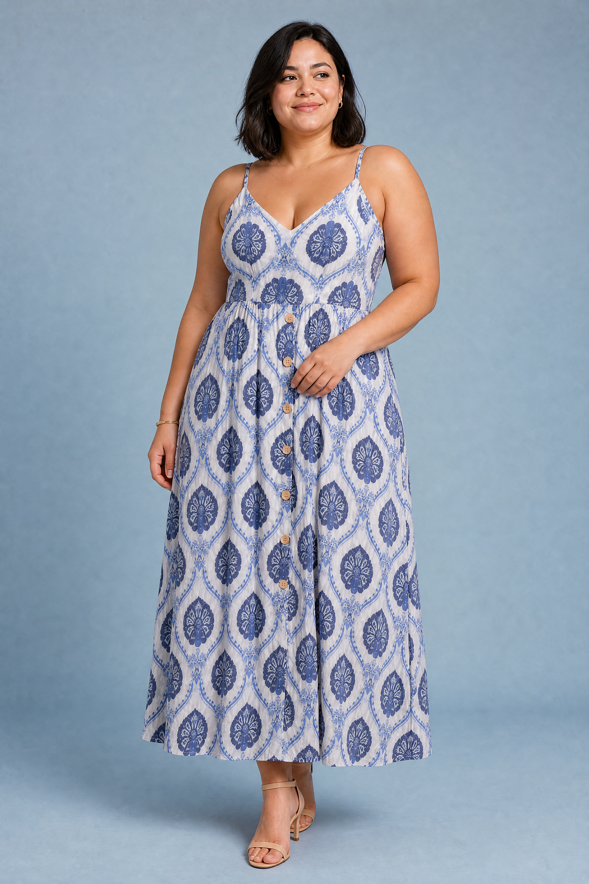 Robe longue blanche fines bretelles | Porté sur une silhouette plus ronde | Lounelle Paris