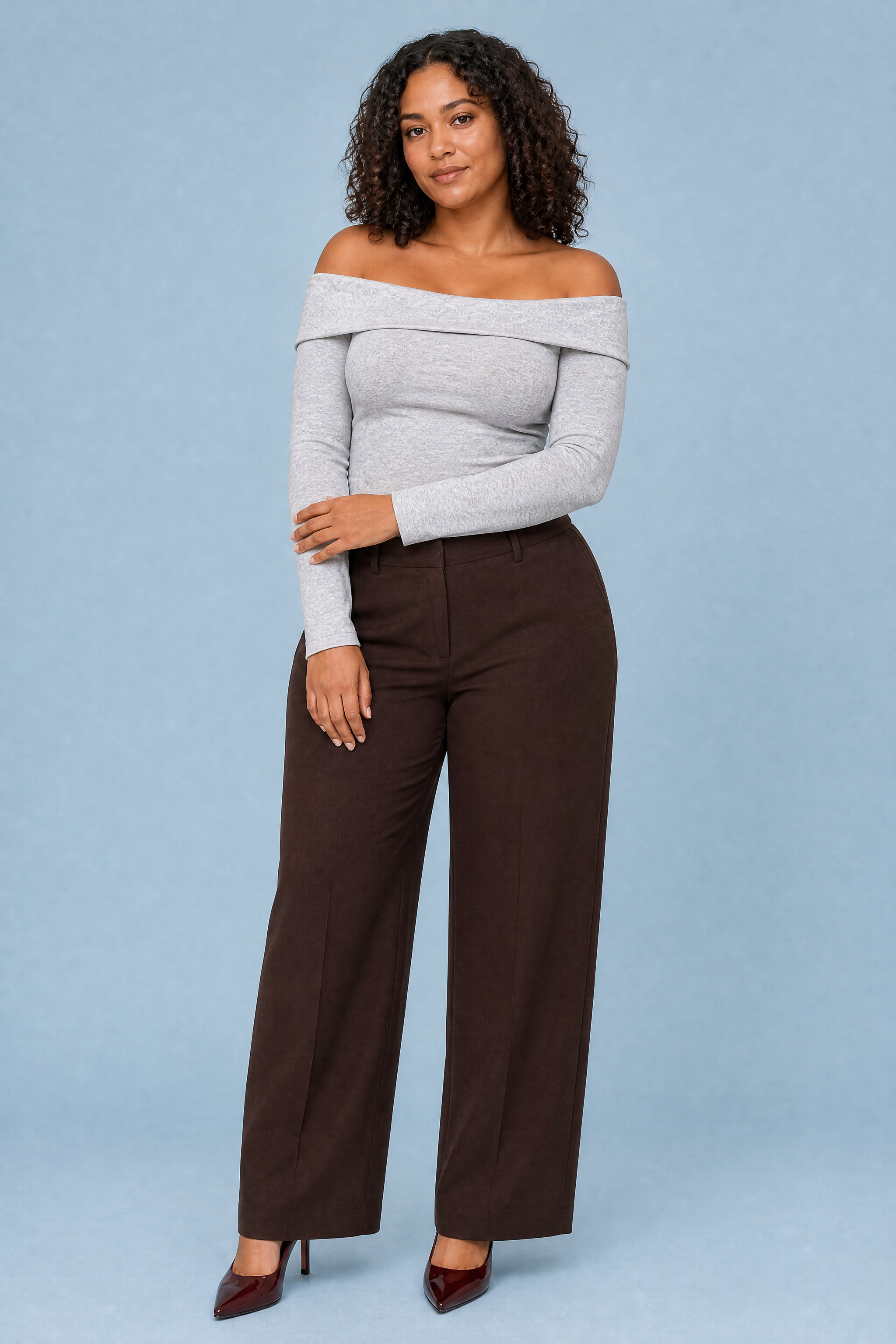 Top gris clair épaules dénudées manches longues | Porté sur une autre silhouette | Lounelle Paris