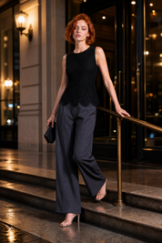 Top en dentelle bretelles larges | Variante Noir - Lifestyle | Lounelle Paris