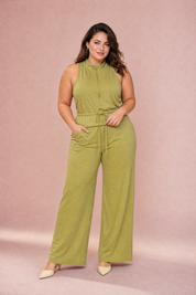 Ensemble sans manches col montant | Porté sur une silhouette plus ronde | Lounelle Paris