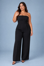 Combinaison noire bustier jambes larges | Porté sur une silhouette plus ronde | Lounelle Paris