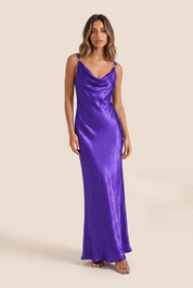Robe violette satinée dos nu | Vue de face | Lounelle Paris