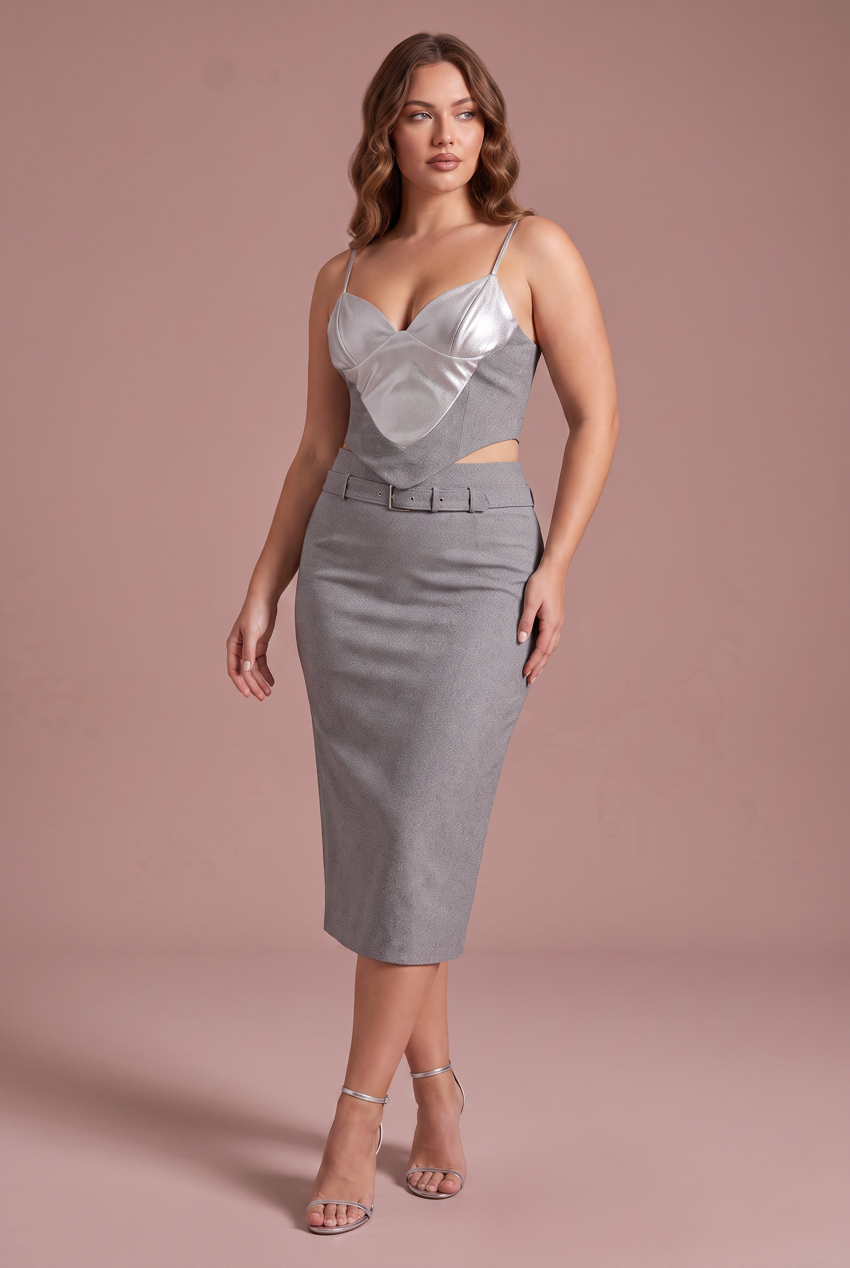 Ensemble corset et jupe argenté | Porté sur une silhouette plus ronde | Lounelle Paris