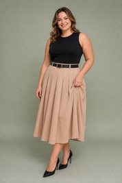 Robe noire bicolore sans manches | Porté sur une silhouette plus ronde | Lounelle Paris