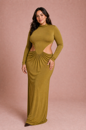 Robe longue olive col montant | Porté sur une silhouette plus ronde | Lounelle Paris