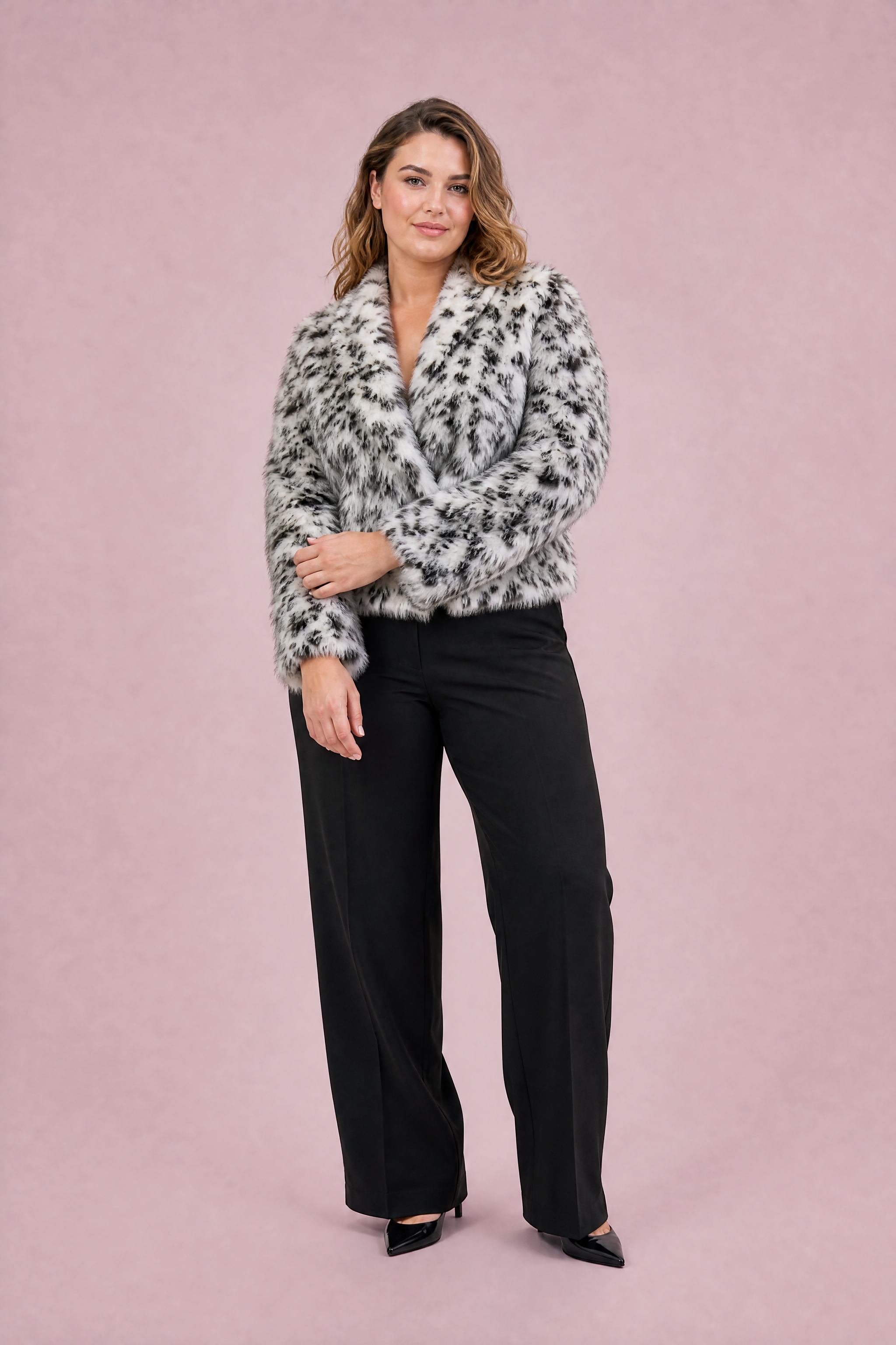 Veste ample fausse fourrure imprimé animalier | Porté sur une silhouette plus ronde | Lounelle Paris