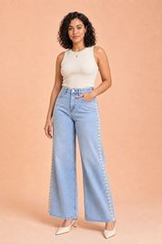 Jean bleu jambe large crochet | Porté sur une autre silhouette | Lounelle Paris
