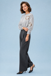 Sweat gris ajouré à perles | Vue de profil | Lounelle Paris