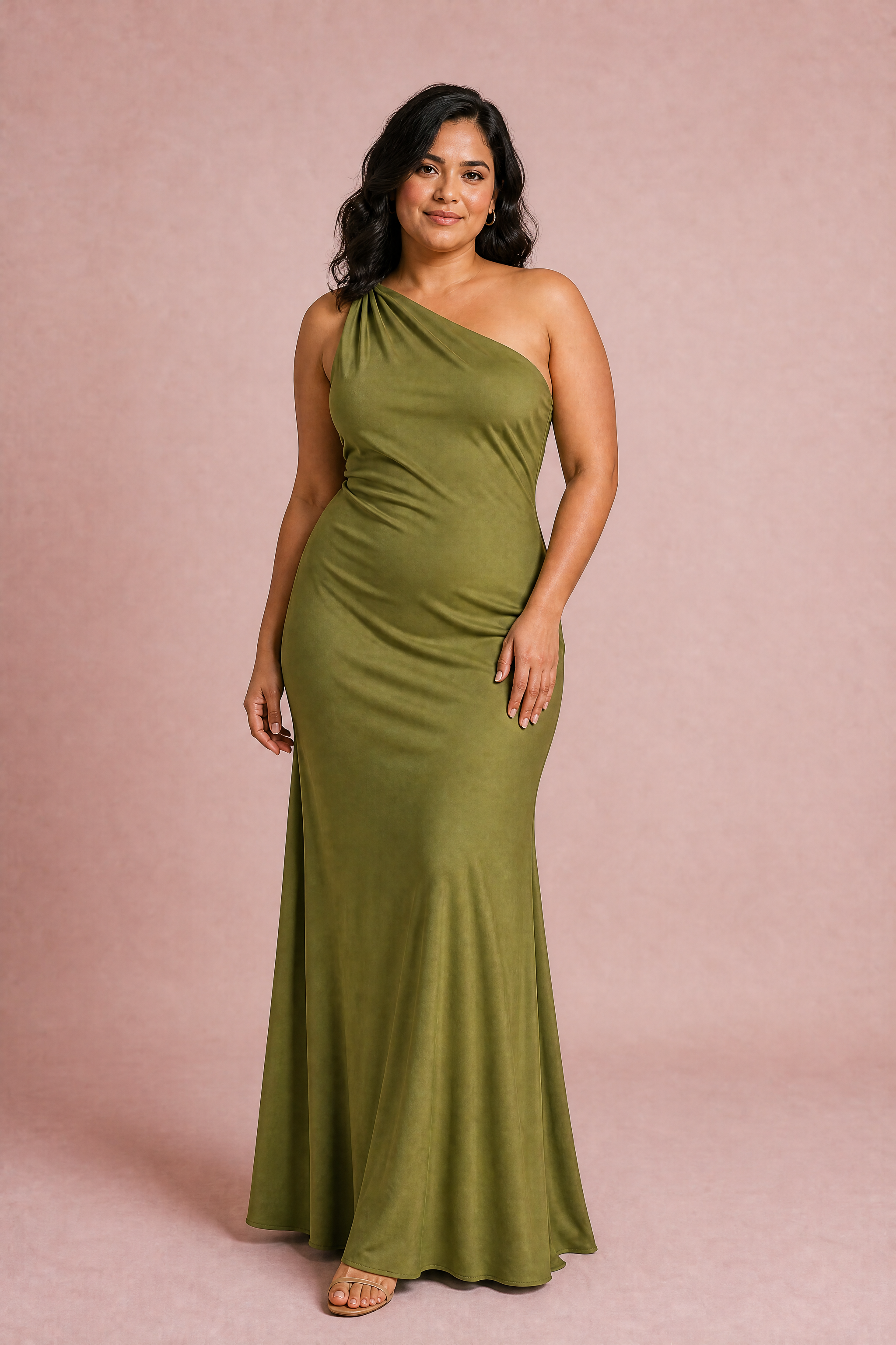 Robe vert olive asymétrique dos nu | Porté sur une autre silhouette | Lounelle Paris
