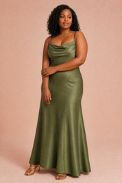 Robe longue vert militaire dos lacé | Porté sur une autre silhouette | Lounelle Paris