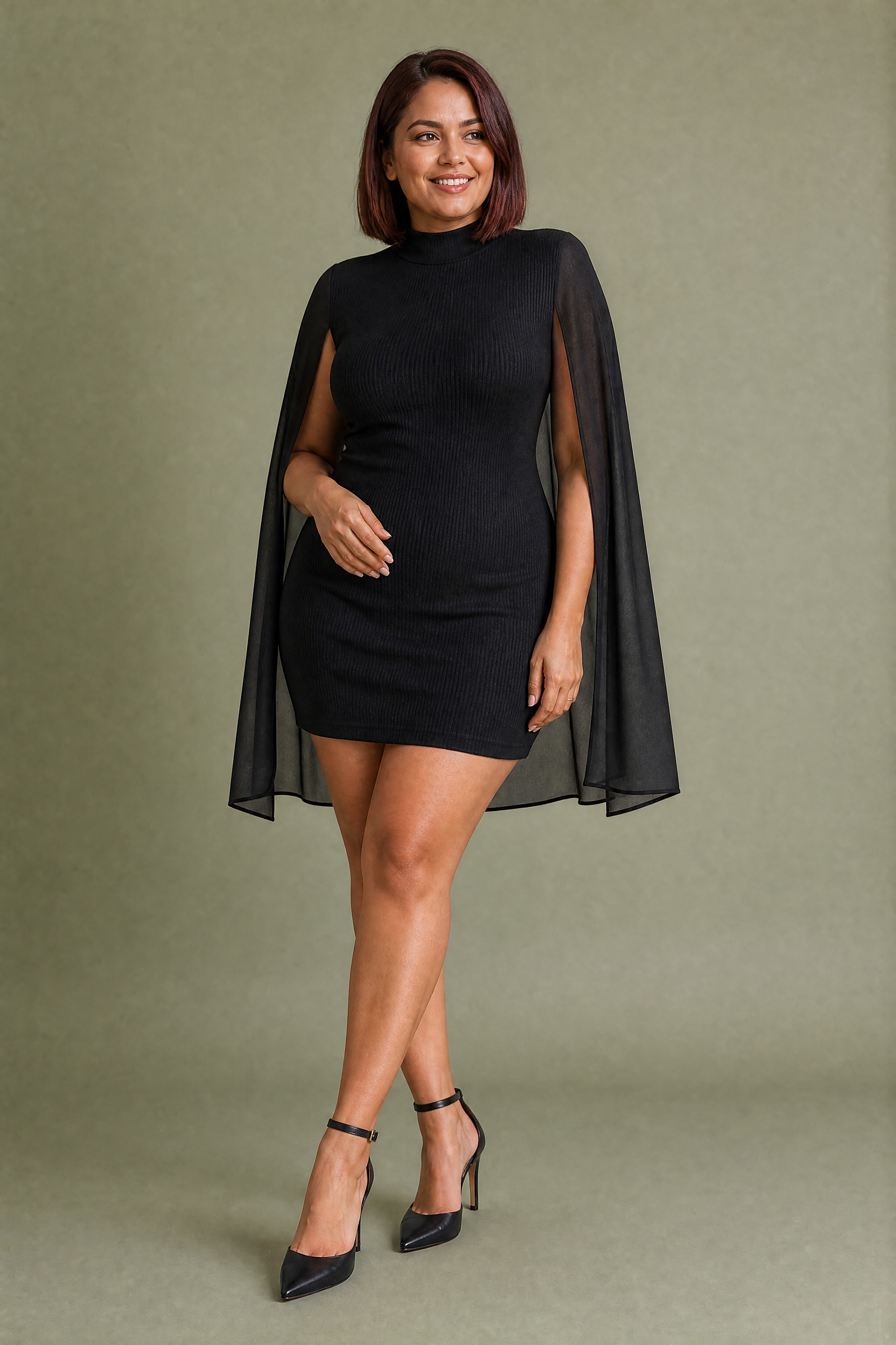 Robe noire col montant manches cape | Porté sur une autre silhouette | Lounelle Paris