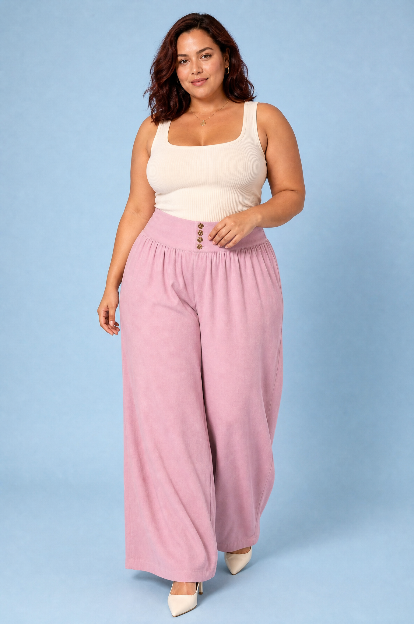 Pantalon large plissé taille haute | Porté sur une silhouette plus ronde | Lounelle Paris