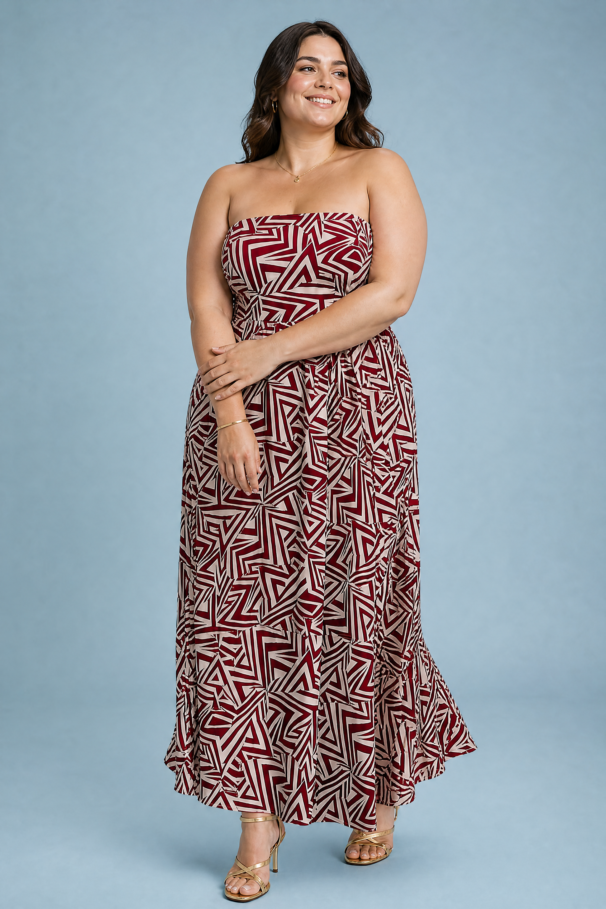 Robe longue bordeaux dos nu | Porté sur une silhouette plus ronde | Lounelle Paris