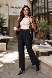 Pantalon tailleur rayé taille haute | Photo lifestyle | Lounelle Paris