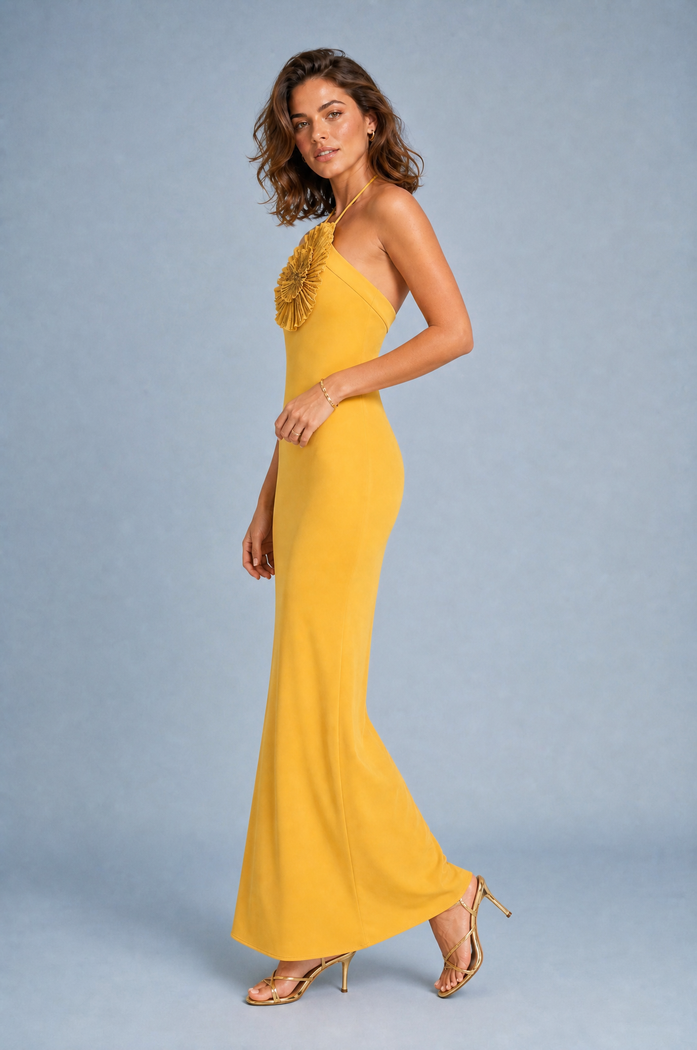 Robe longue jaune col halter | Vue de profil | Lounelle Paris