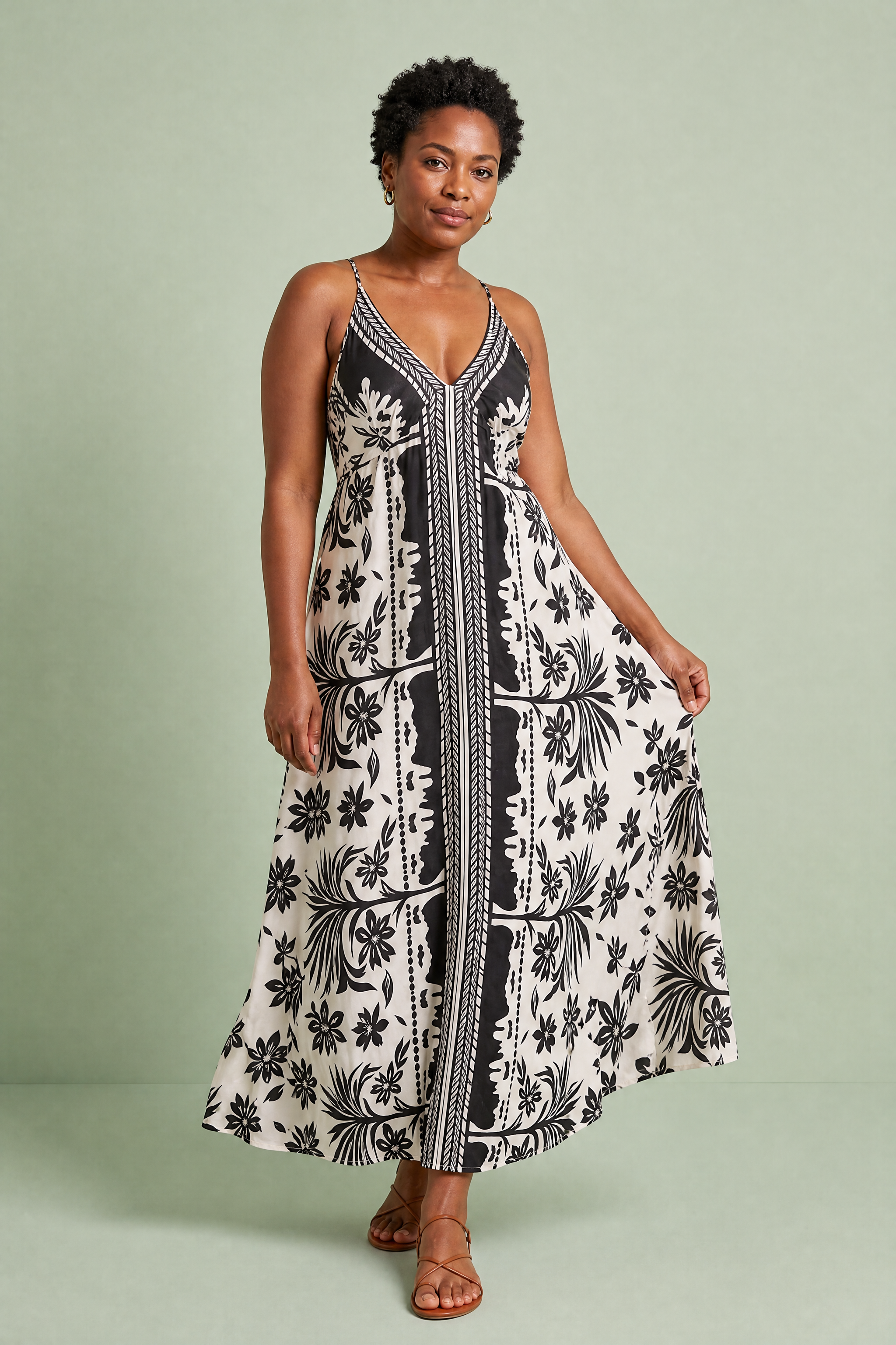 Robe longue blanche à fines bretelles | Porté sur une autre silhouette | Lounelle Paris
