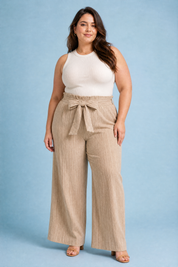 Pantalon large taille haute à nouer | Porté sur une silhouette plus ronde | Lounelle Paris