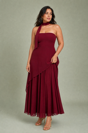 Robe longue asymétrique avec tour de cou | Porté sur une autre silhouette | Lounelle Paris