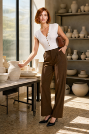 Top maille beige rayé col V | Photo lifestyle | Lounelle Paris