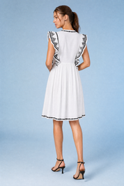 Robe blanche à volants brodée | Vue de dos | Lounelle Paris
