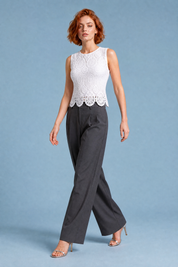 Top en dentelle bretelles larges | Vue en mouvement | Lounelle Paris