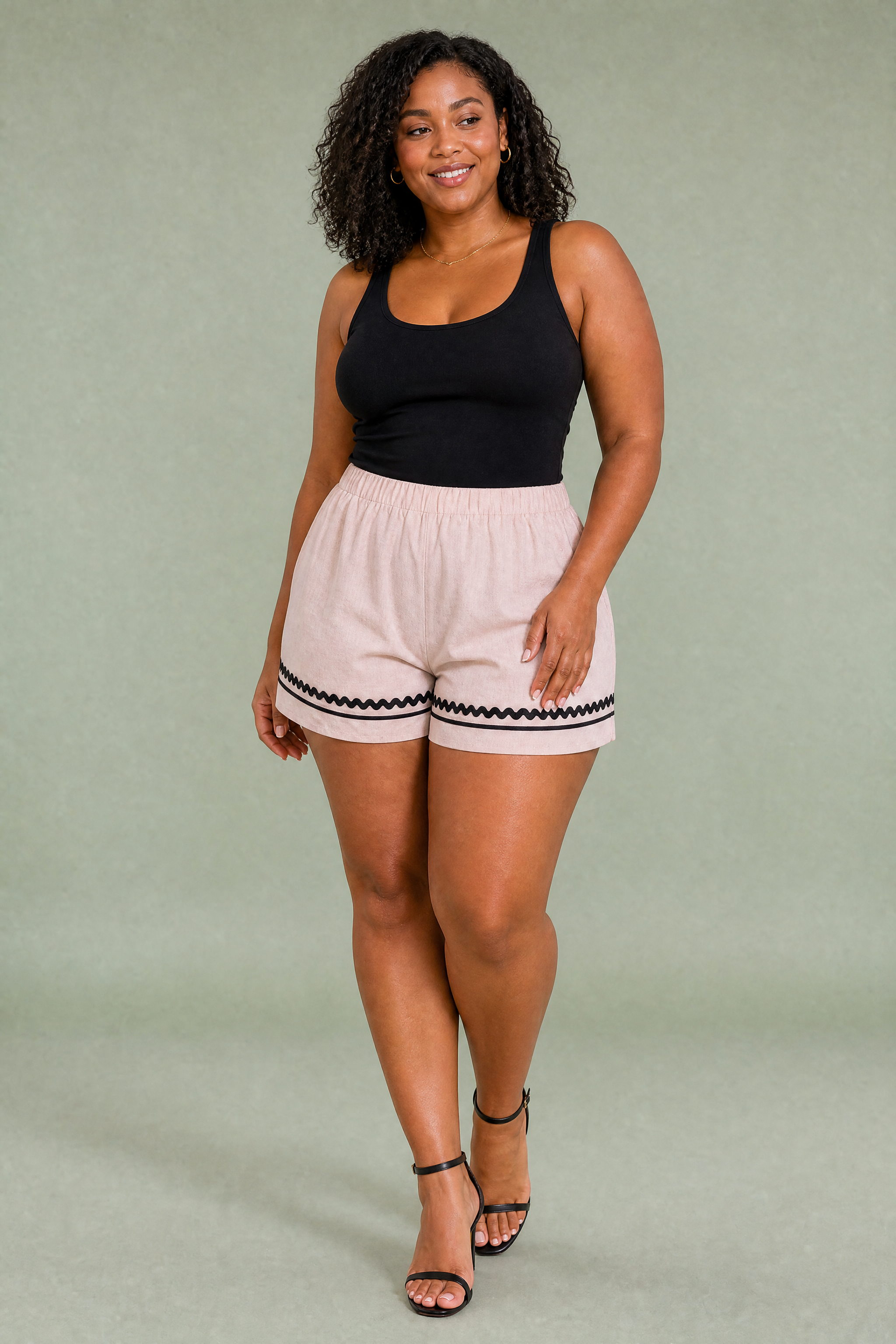 Short abricot ample taille haute | Porté sur une silhouette plus ronde | Lounelle Paris