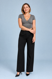 Crop top col V croisé | Porté sur une autre silhouette | Lounelle Paris