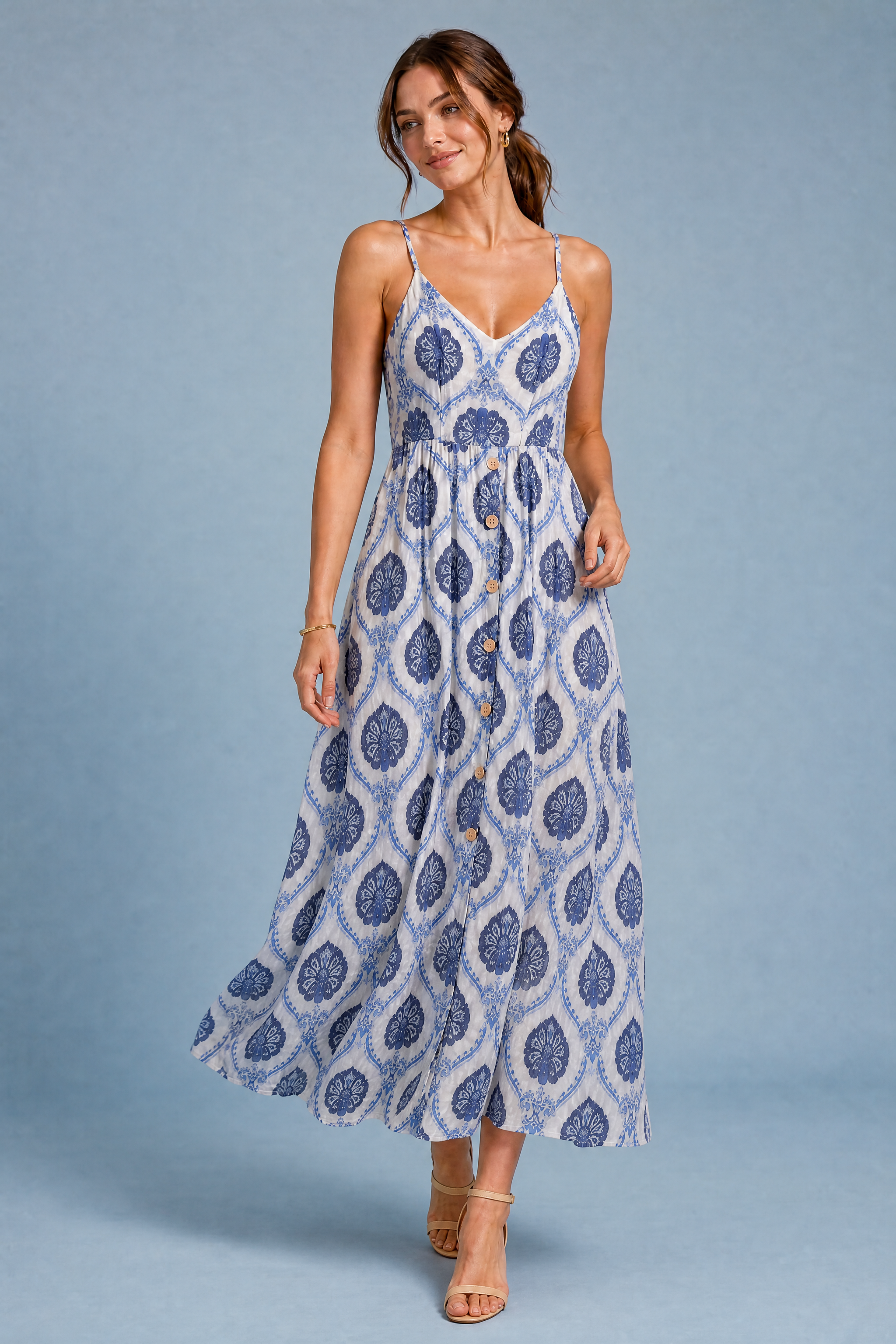 Robe longue blanche fines bretelles | Vue en mouvement | Lounelle Paris