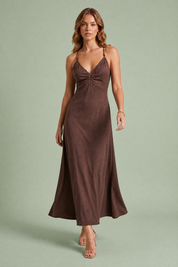 Robe longue marron bretelles croisées | Vue en mouvement | Lounelle Paris