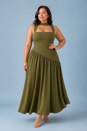 Robe longue col halter à lacets | Porté sur une silhouette plus ronde | Lounelle Paris