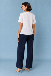 Blouse blanche col V ajourée | Vue de dos | Lounelle Paris