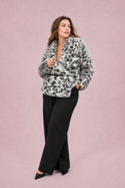 Veste ample fausse fourrure imprimé animalier | Porté sur une autre silhouette | Lounelle Paris