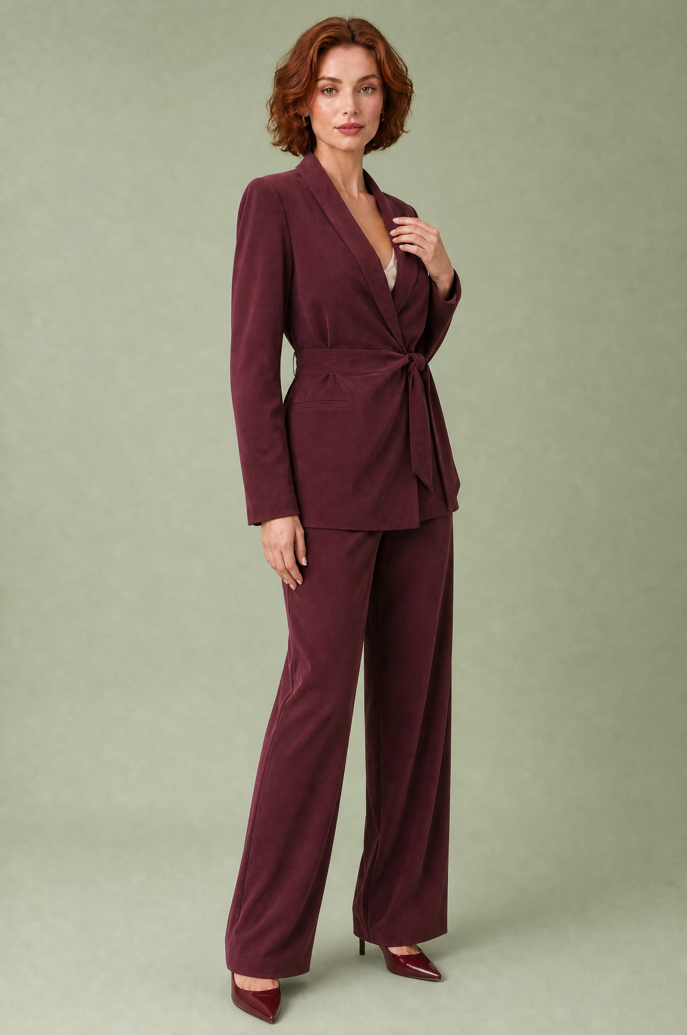Tailleur pantalon croisé ceinturé | Vue de profil | Lounelle Paris