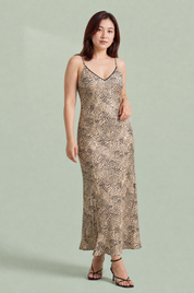 Robe nuisette léopard dos ouvert | Porté sur une autre silhouette | Lounelle Paris