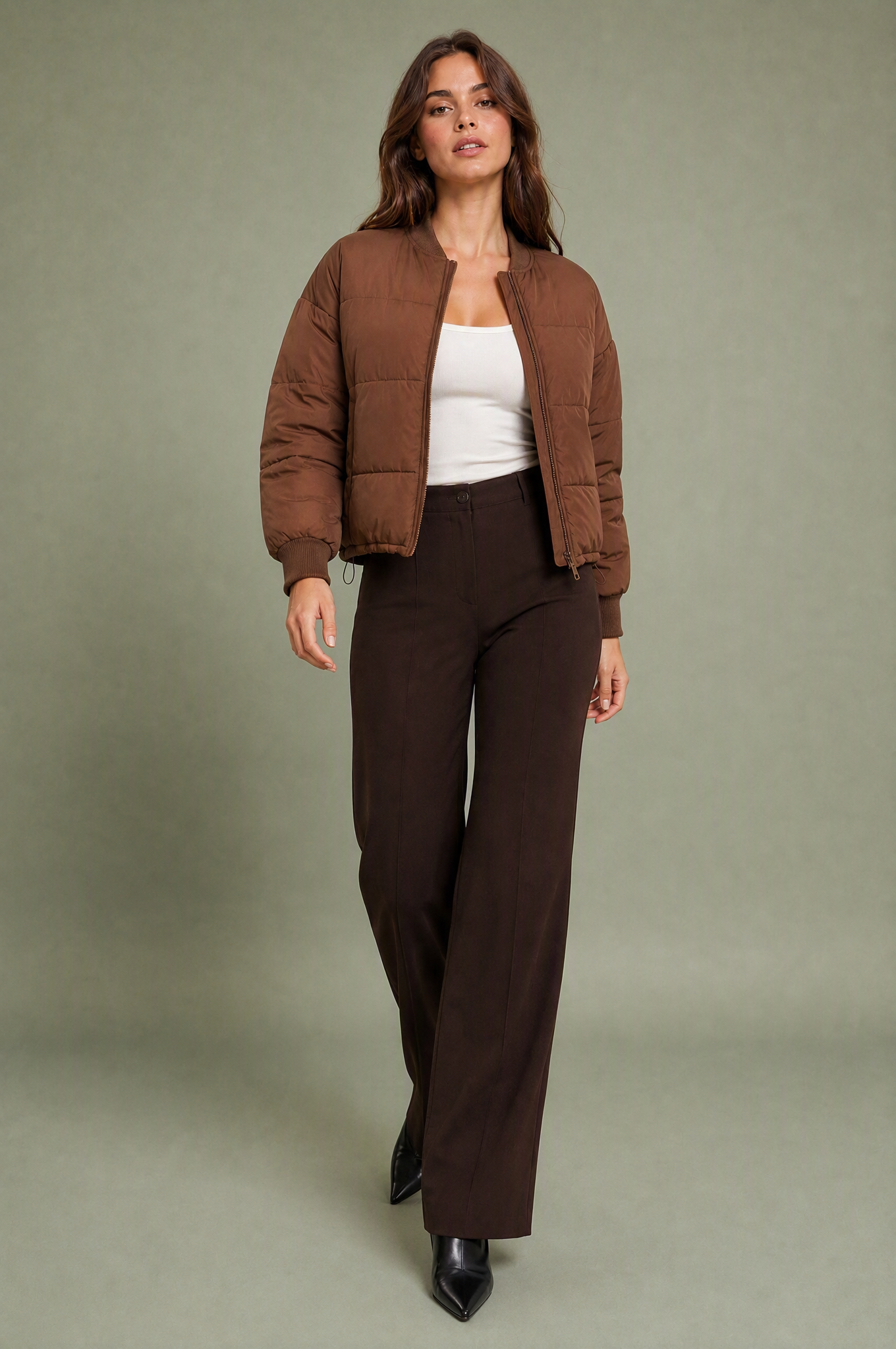 Veste matelassée courte col baseball | Vue en mouvement | Lounelle Paris