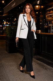 Blazer blanc tweed à contraste noir | Deuxième photo lifestyle | Lounelle Paris