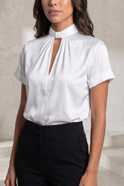 Blouse satinée col montant manches courtes | Lounelle Paris