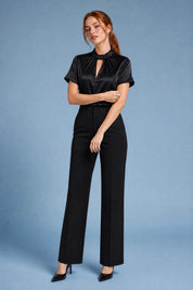 Blouse satinée col montant manches courtes | Variante Noir | Lounelle Paris