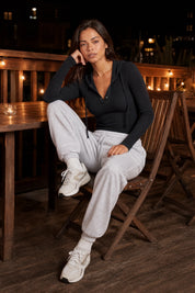Body à capuche en maille côtelée | Variante Noir - Lifestyle | Lounelle Paris
